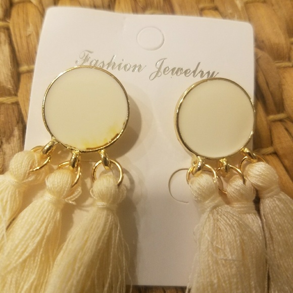 Off White tassel earring - Picture 4 of 4